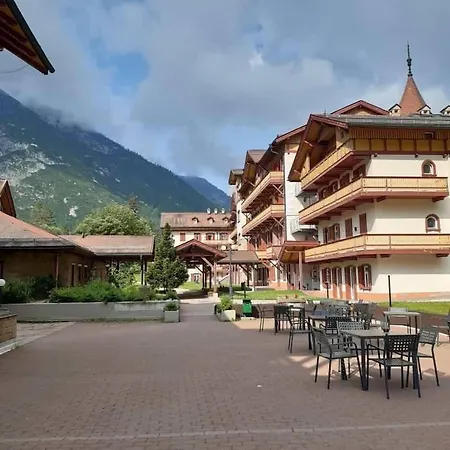 Apartment Dolomiti R1 Complesso Turistico *